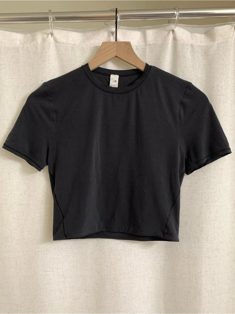 lululemon athletica Wunder Most Black Crewneck Crop Top Size Medium